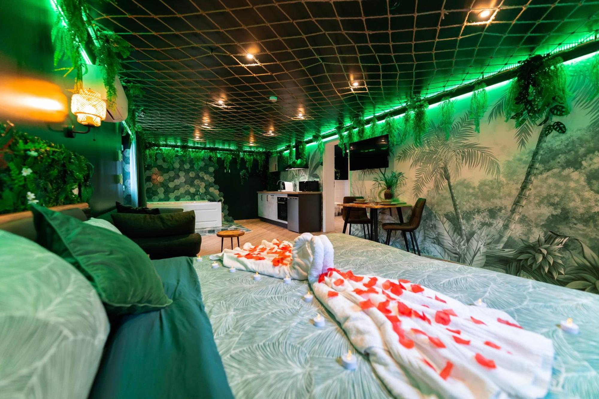 L'Oasis Tropicale, Jacuzzi, Love Room Roppenheim Zewnętrze zdjęcie