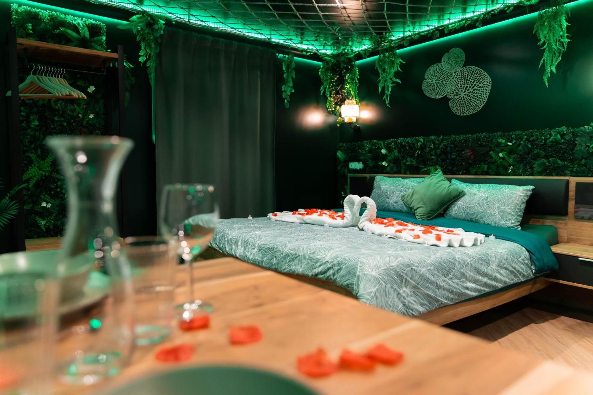L'Oasis Tropicale, Jacuzzi, Love Room Roppenheim Zewnętrze zdjęcie